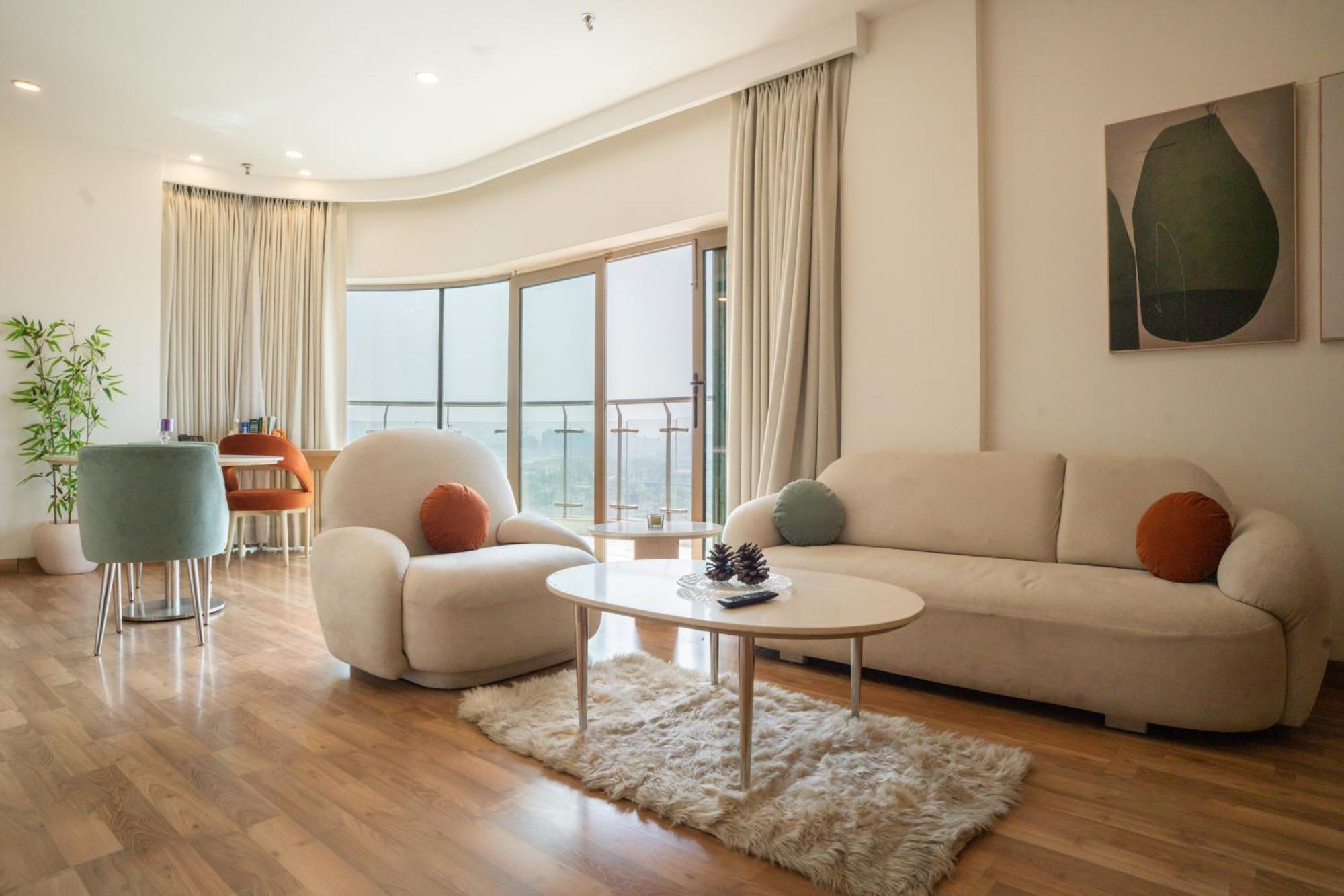 Ar Suites Klj Square Gurgáon Exteriér fotografie