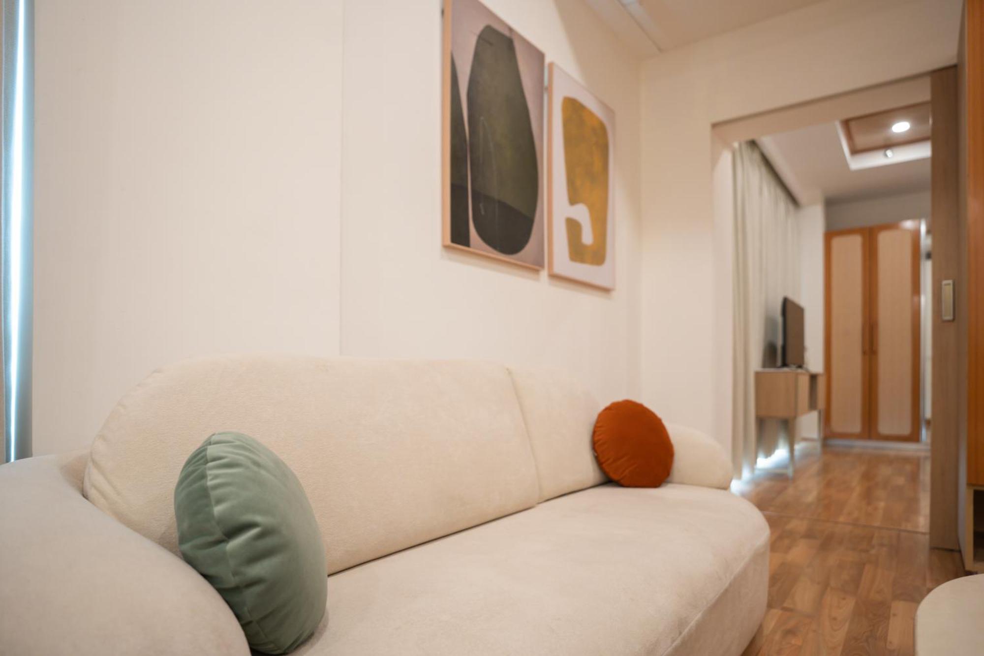 Ar Suites Klj Square Gurgáon Exteriér fotografie