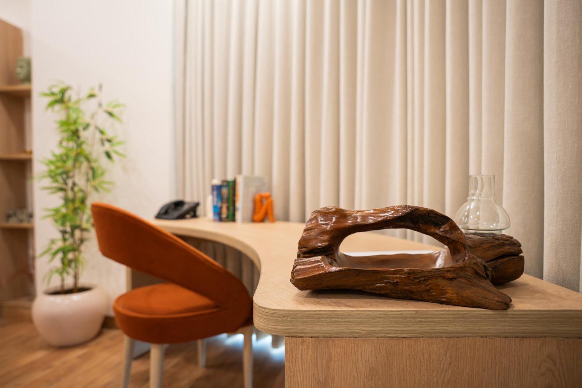 Ar Suites Klj Square Gurgáon Exteriér fotografie