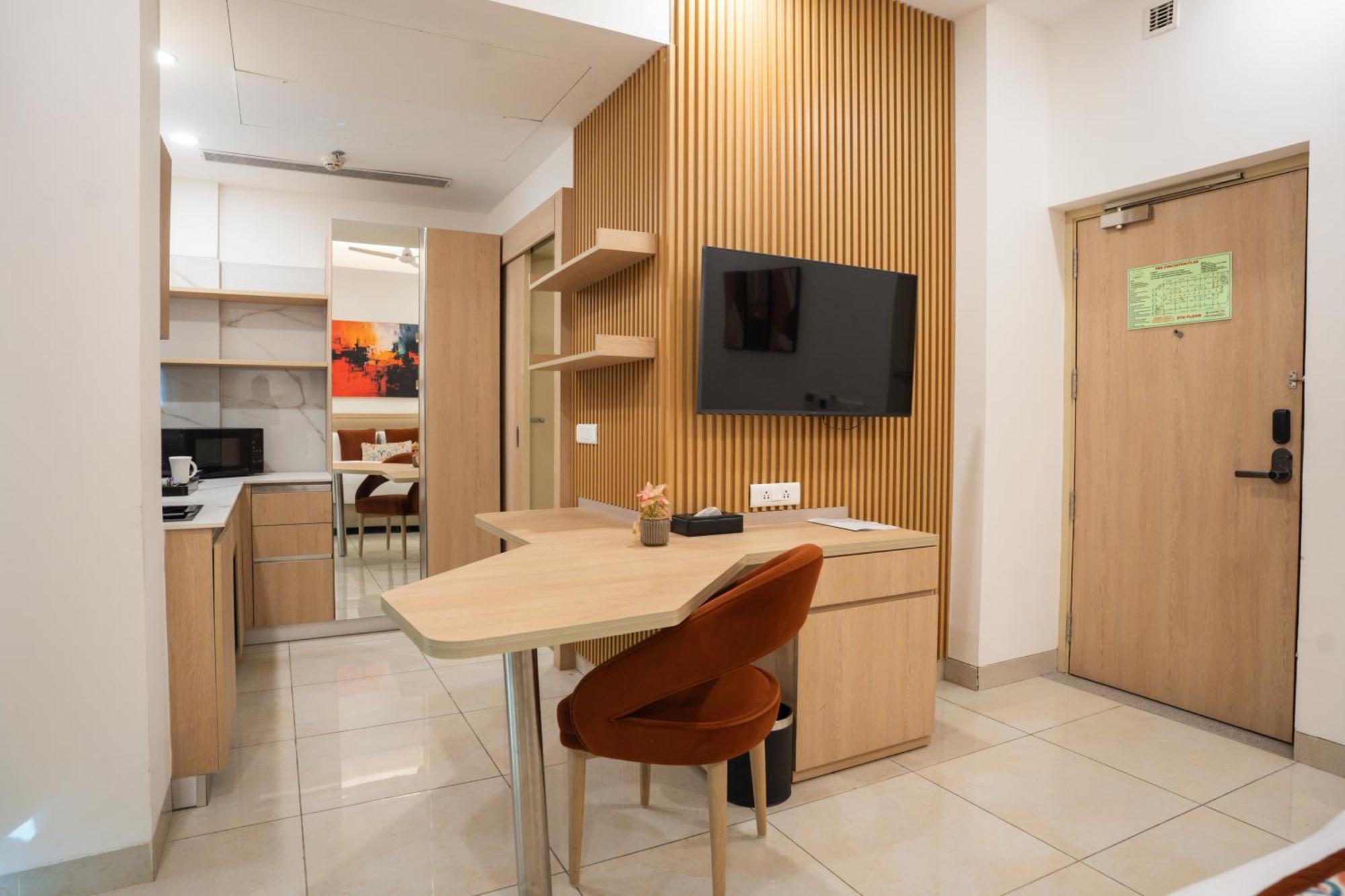 Ar Suites Klj Square Gurgáon Exteriér fotografie