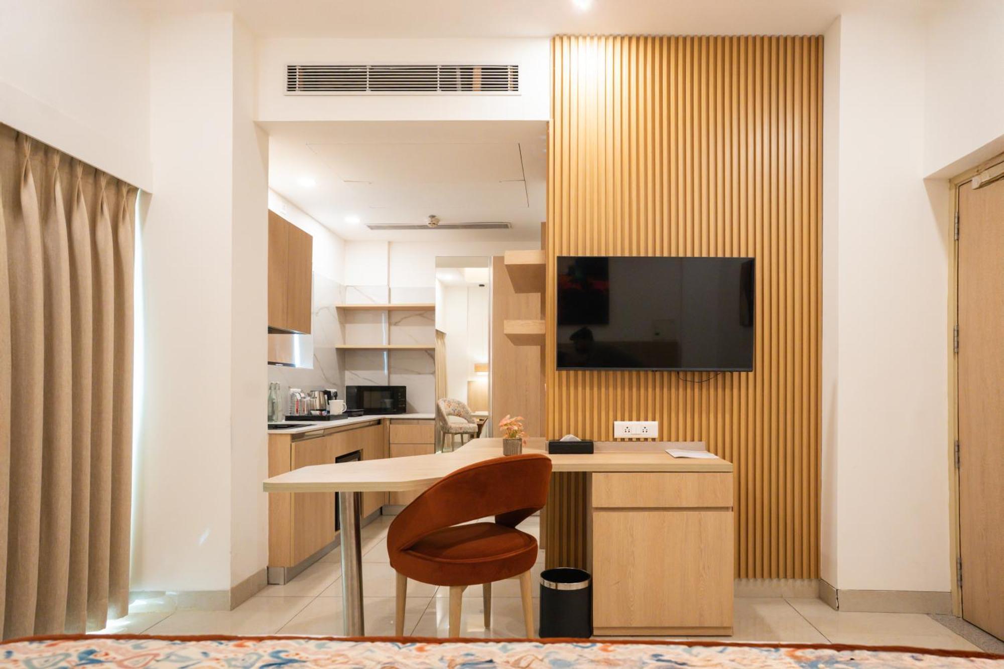 Ar Suites Klj Square Gurgáon Exteriér fotografie