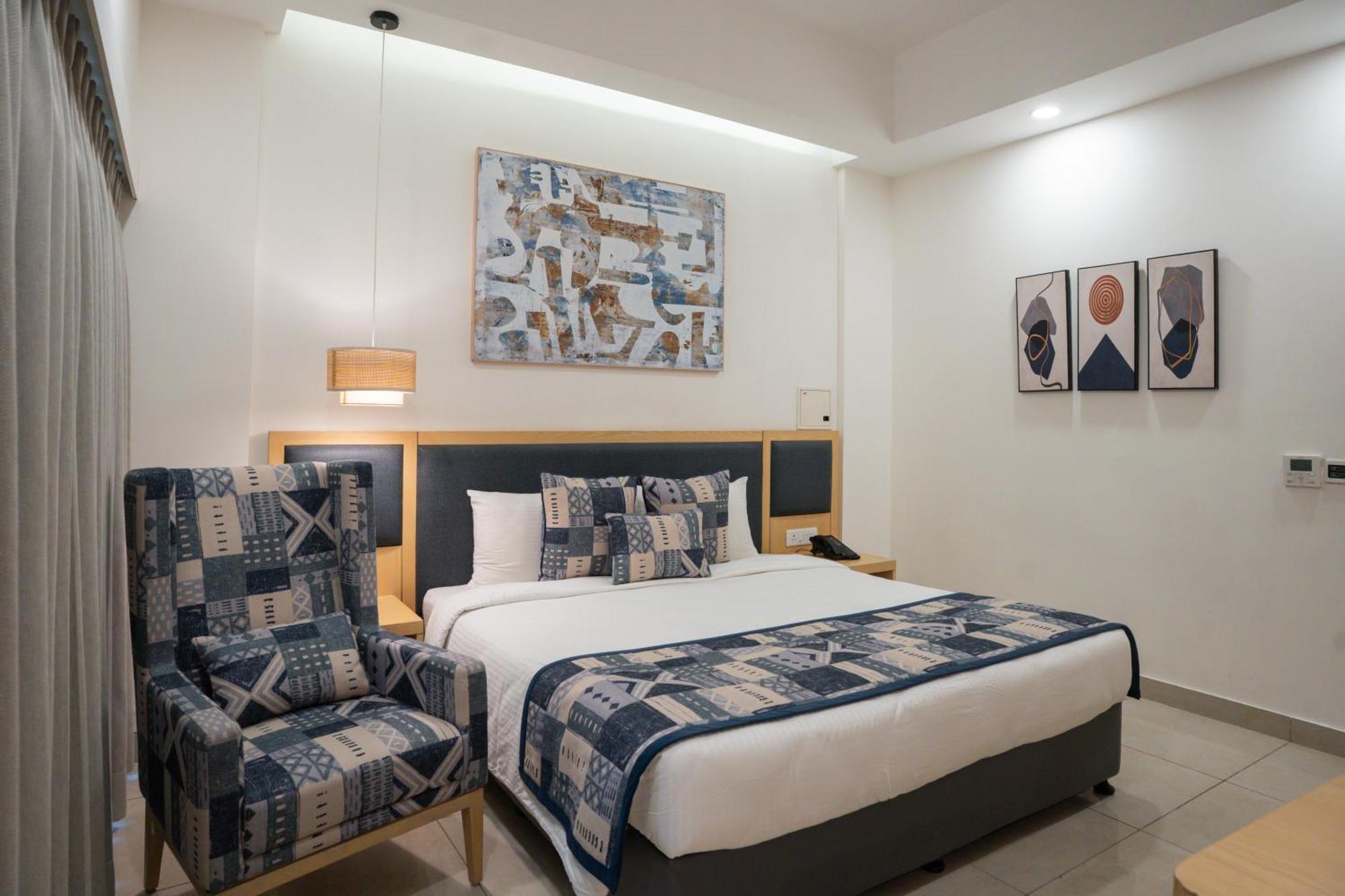 Ar Suites Klj Square Gurgáon Exteriér fotografie